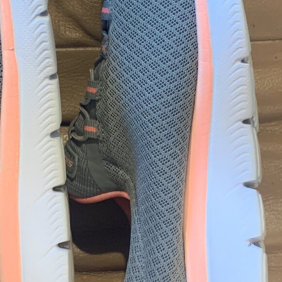 SKECHERS WOMEN'S WIDE FIT SNEAKERS, SUMMITS #12980W, GRAY/PINK, SIZE 7.5, VGUC - Picture 6 of 8